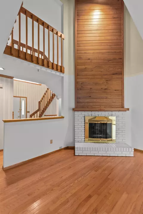 Living - 933 E Windfield Pl #B, Appleton, WI 54911 photo 3 of 5