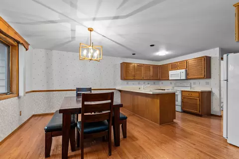 Dining - 933 E Windfield Pl #B, Appleton, WI 54911 photo 2 of 2