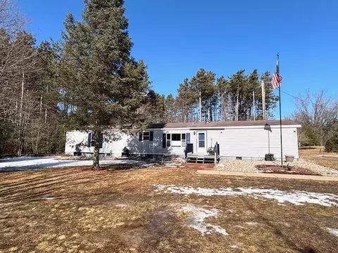 n1827 Shambeau Court, Waupaca, WI 54981