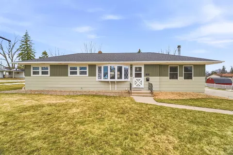 325 Quincy Ave, Omro, WI 54963