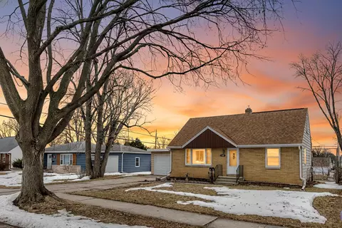 927 Spence St, Green Bay, WI 54304