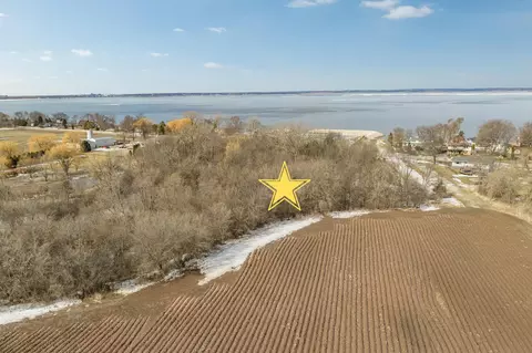 3276 Nicolet Dr, Green Bay, WI 54311