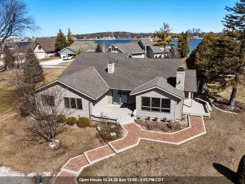 535 E Vine Ct, Sturgeon Bay, WI 54235