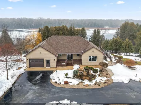 658 N Forest Dr, Forestville, WI 54213