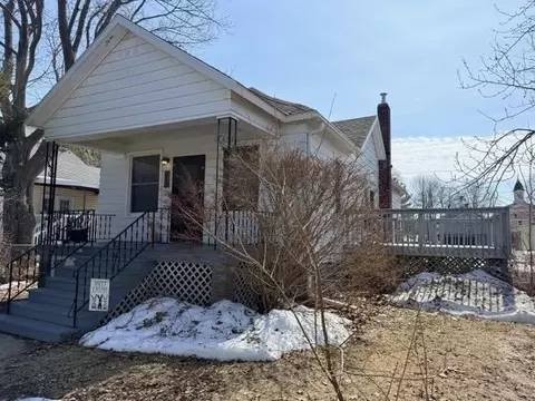 813 12th Ave, Menominee, MI 49858