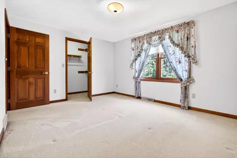 Bedroom - 951 E Foxmoor Ln, Appleton, WI 54911 photo 6 of 7