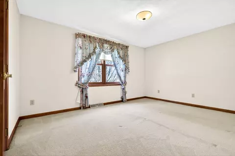 Bedroom - 951 E Foxmoor Ln, Appleton, WI 54911 photo 7 of 7