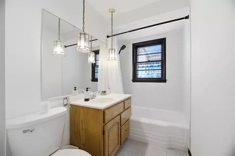 Bath - 2602 N William St, Appleton, WI 54914 photo 1 of 1