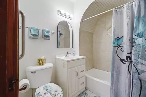 Bath - 1306 S Lawe St, Appleton, WI 54915 photo 1 of 2