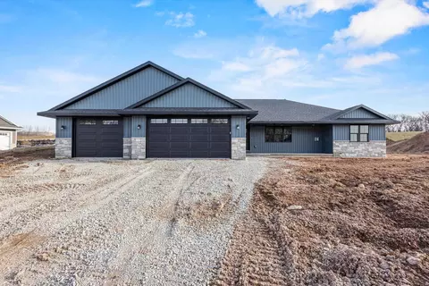 3382 Largo Ridge Ct, Green Bay, WI 54311