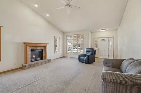 Living - 4724 N Fallview Ln, Appleton, WI 54913 photo 1 of 4