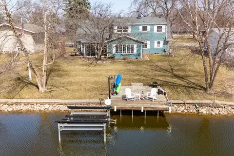 917 Windward Ct, Oshkosh, WI 54901