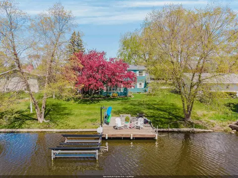 917 Windward Ct, Oshkosh, WI 54901