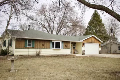 w6827 North Eastwood Street, Van Dyne, WI 54979