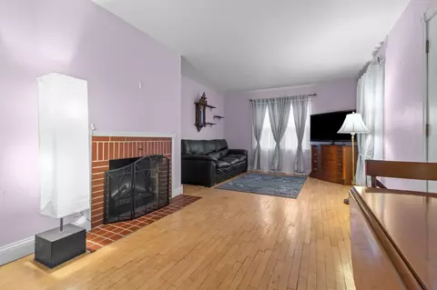 Living - 2436 Hickory Ln, Appleton, WI 54915 photo 2 of 3