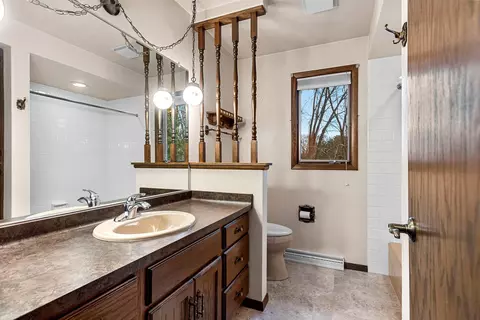 Bath - n9562 Otte Court, Appleton, WI 54915 photo 2 of 3