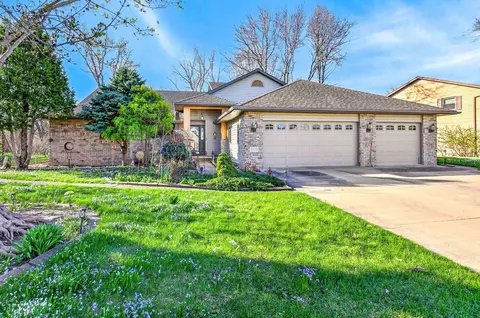 1305 Orchard Ct, Neenah, WI 54956