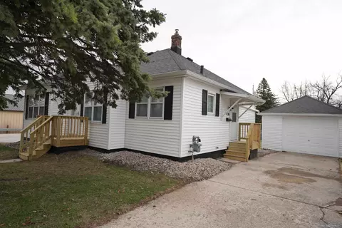 436 N Madison St, Chilton, WI 53014