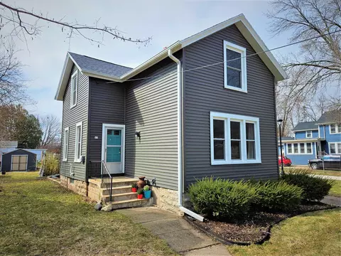 45 Eveline St, Oshkosh, WI 54901