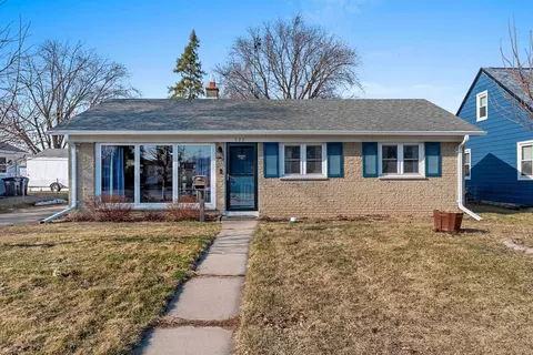 823 Jean St, Neenah, WI 54956