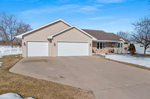 424 Polczinski Cir, Oconto Falls, WI 54154