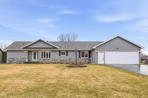 5235 Chesapeake Ct, Oshkosh, WI 54901