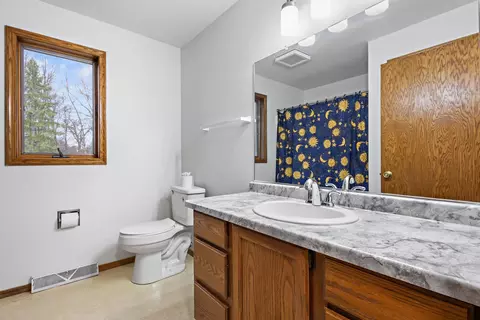 Bath - n9650 Darboy Drive, Appleton, WI 54915 photo 2 of 2