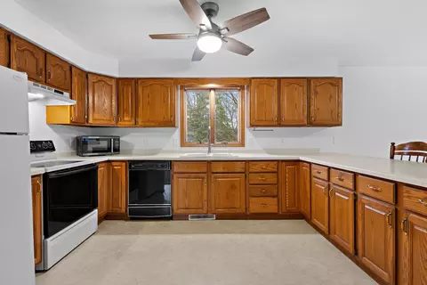 Kitchen - n9650 Darboy Drive, Appleton, WI 54915 photo 3 of 3