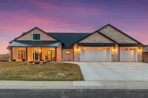 532 Royal St Pats Dr, Wrightstown, WI 54180