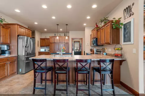 1055 Zacher Dr, Oshkosh, WI 54901