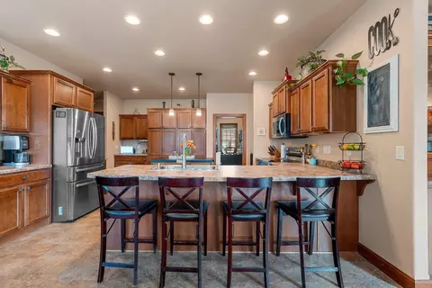 1055 Zacher Dr, Oshkosh, WI 54901