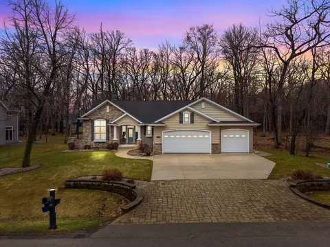 4231 Westview Ln, Oshkosh, WI 54904