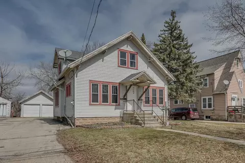 713 Main St, Neenah, WI 54956