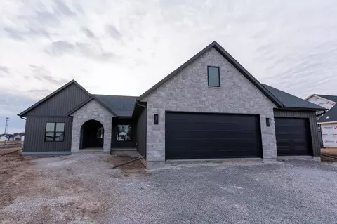 N8841 Galway Lane, Menasha, WI 54952