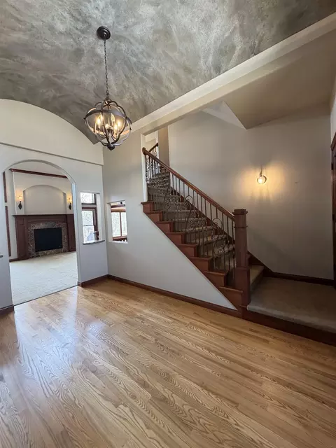 Entry Way - 2821 E Milestone Ct, Appleton, WI 54913 photo 2 of 4