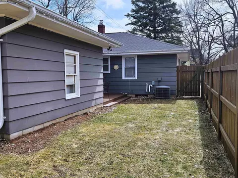 Exterior - 730 E Marquette St, Appleton, WI 54911 photo 6 of 7
