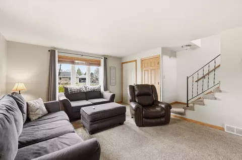 Living - 606 E Florida Ave, Appleton, WI 54911 photo 2 of 4
