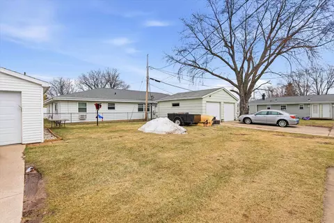 Exterior - 606 E Florida Ave, Appleton, WI 54911 photo 4 of 5