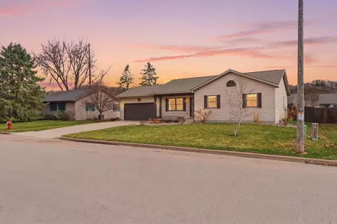 3011 S Pleasant Dr, Holmen, WI 54636