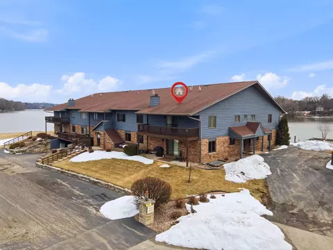 2490 Stroebe Island Dr, Appleton, WI 54914