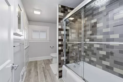 Bath - 1303 W Prospect Ave, Appleton, WI 54914 photo 2 of 4