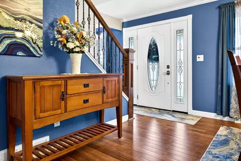 Entry Way - w6180 Long Court, Appleton, WI 54914 photo 2 of 3