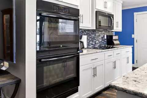 Kitchen - w6180 Long Court, Appleton, WI 54914 photo 5 of 6