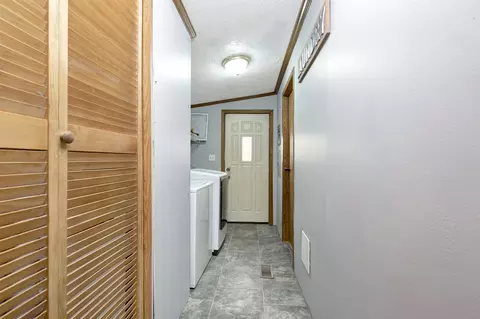Entry Way - 211 N Kin St, Appleton, WI 54911 photo 1 of 1