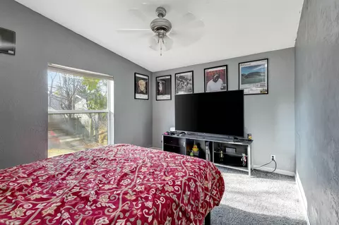 Bedroom - 211 N Kin St, Appleton, WI 54911 photo 1 of 6