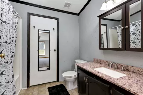 Bath - 211 N Kin St, Appleton, WI 54911 photo 2 of 2