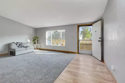 Living - 211 N Kin St, Appleton, WI 54911 photo 1 of 2