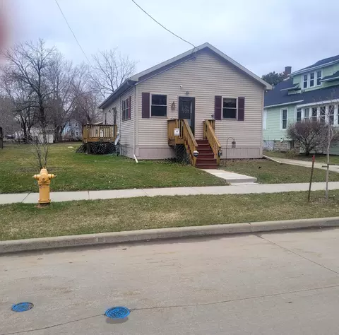 45 Lake St, Oshkosh, WI 54901