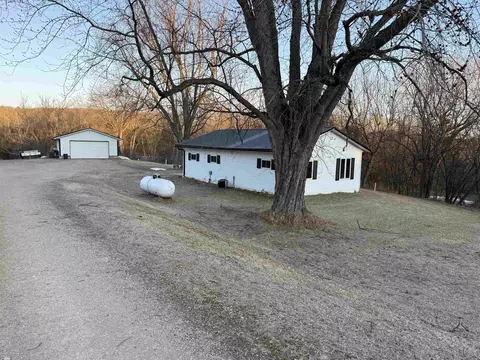 5625 Hwy Bb, Gillett, WI 54124