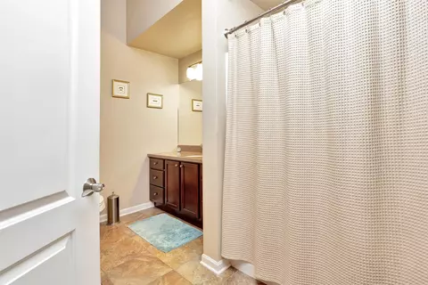 Bath - 2107 E Milestone Dr, Appleton, WI 54913 photo 2 of 3